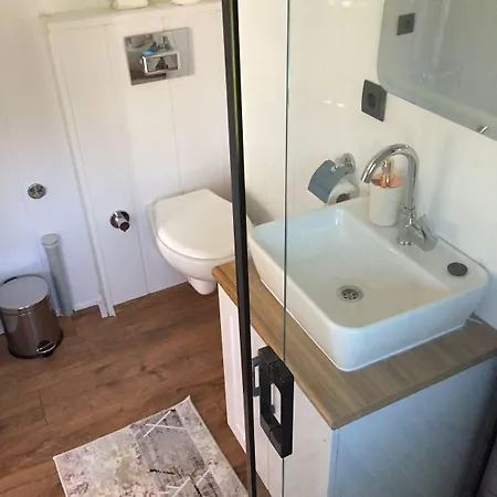 Sakiz Tiny House & אורלה