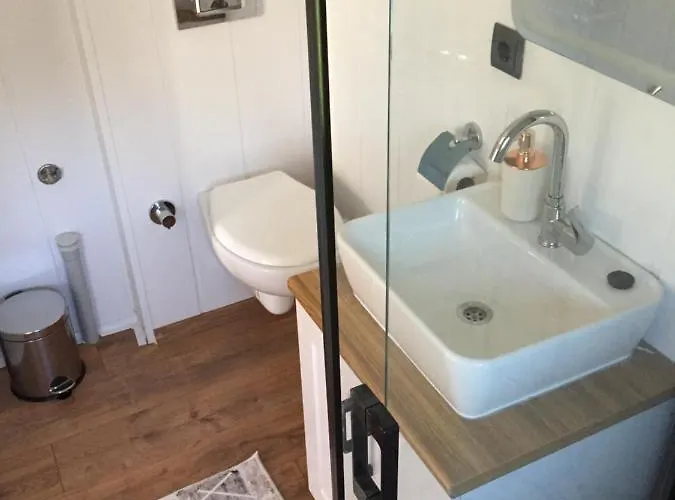 Sakiz Tiny House & מלון אורלה